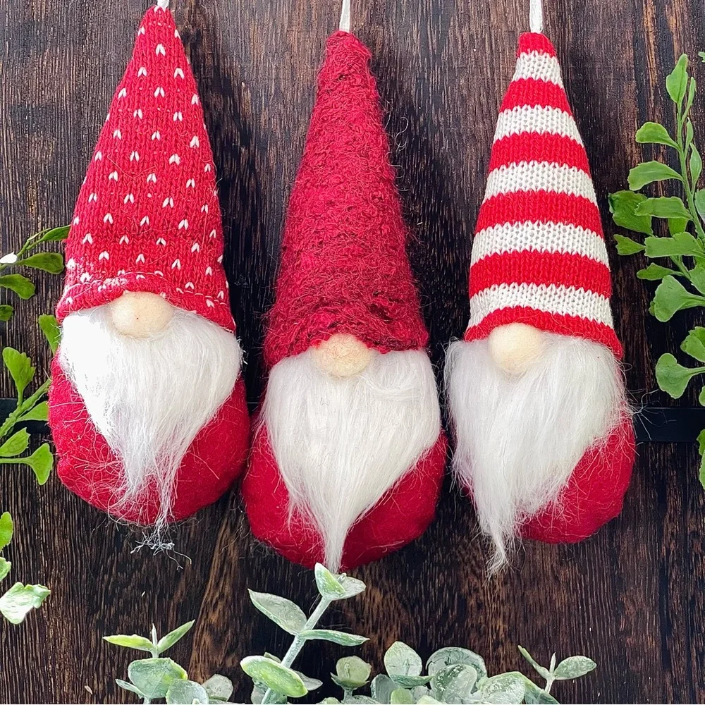 GNOME ornaments 3 RED HAT GNOMES Year round FESTIVE gift tags place settings NEW